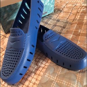 Floaters men’s Foam Meets Fashion shoes - size 22